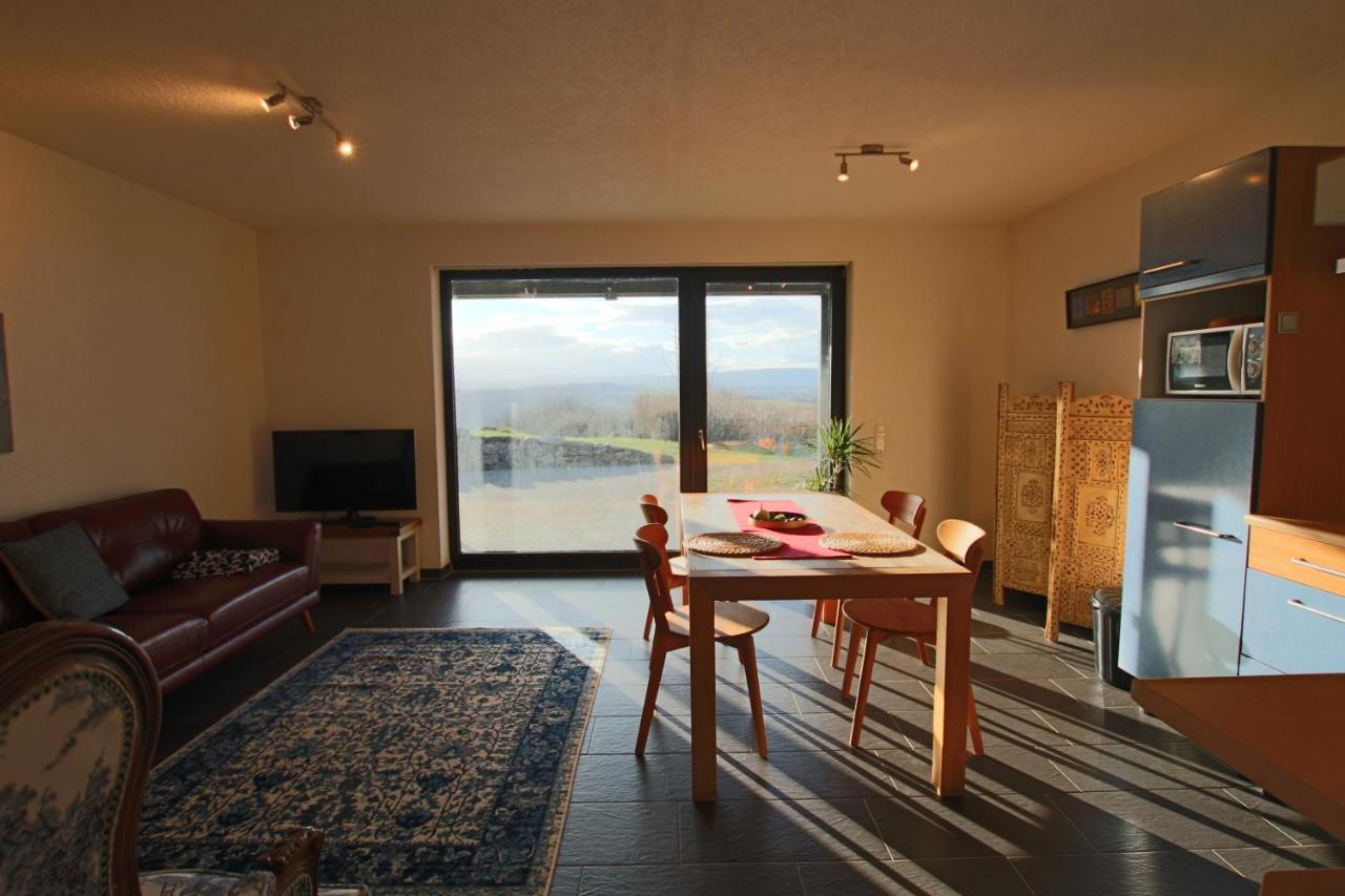 Hunsrueck Valley View Apartment With Cedar Sauna Bruschied Luaran gambar