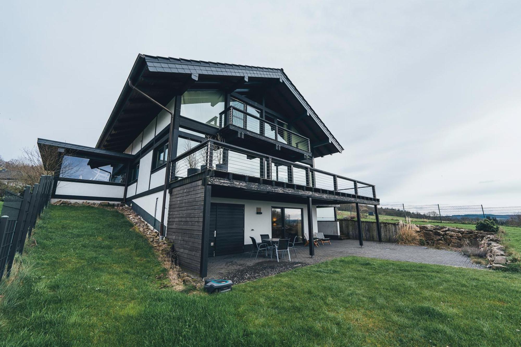 Hunsrueck Valley View Apartment With Cedar Sauna Bruschied Luaran gambar