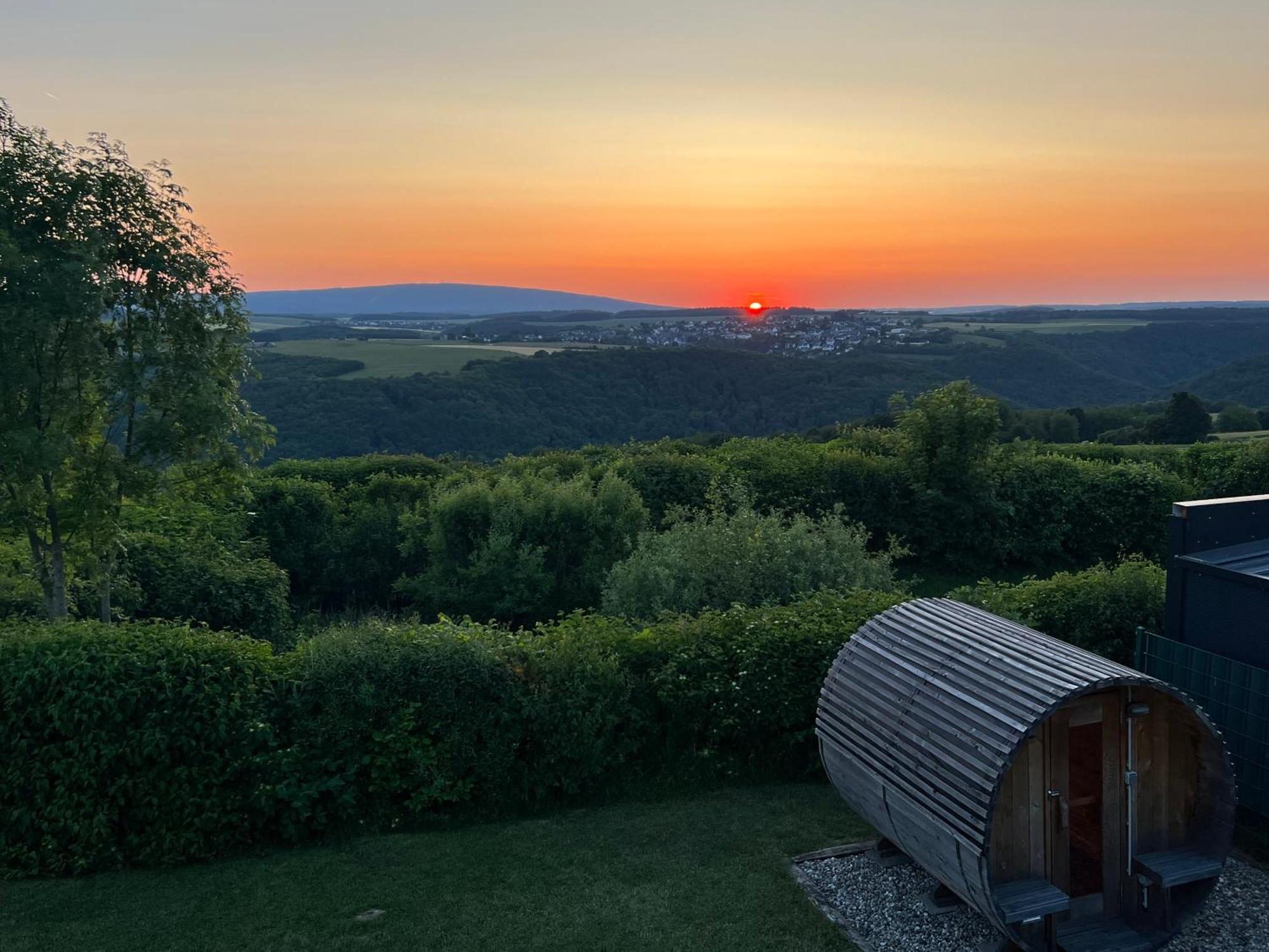 Hunsrueck Valley View Apartment With Cedar Sauna Bruschied Luaran gambar